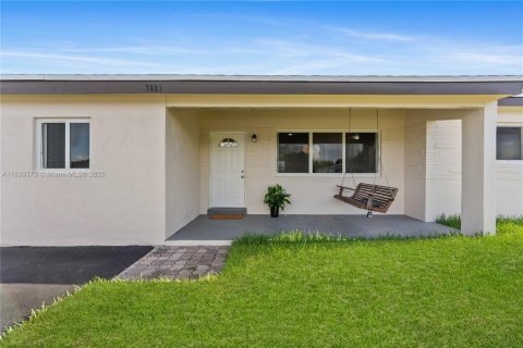 Casa en venta en Pembroke Pines, Florida, 3 dormitorios, 101.64 m2 № 1827559 - foto 10