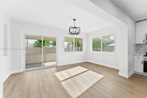 Casa en venta en Pembroke Pines, Florida, 3 dormitorios, 101.64 m2 № 1827559 - foto 7