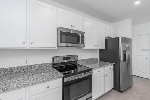 Casa en venta en Zephyrhills, Florida, 3 dormitorios, 135.08 m2 № 1909698 - foto 3