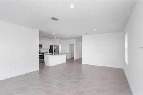Casa en venta en Zephyrhills, Florida, 3 dormitorios, 135.08 m2 № 1909698 - foto 5