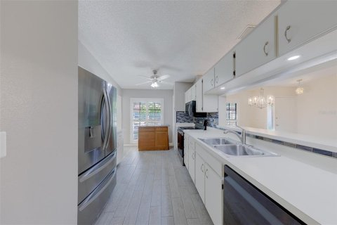 House in Clearwater, Florida 2 bedrooms, 143.72 sq.m. № 2222907 - photo 12