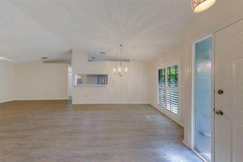 House in Clearwater, Florida 2 bedrooms, 143.72 sq.m. № 2222907 - photo 9