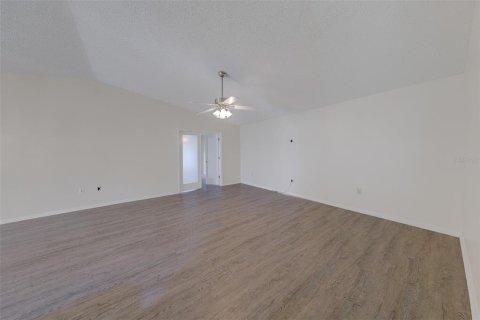 House in Clearwater, Florida 2 bedrooms, 143.72 sq.m. № 2222907 - photo 8