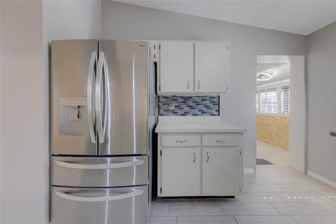 House in Clearwater, Florida 2 bedrooms, 143.72 sq.m. № 2222907 - photo 14