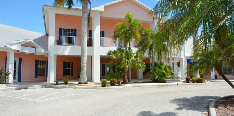 Propiedad comercial en Port Charlotte, Florida № 790925