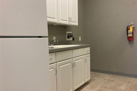 Propiedad comercial en alquiler en Port Charlotte, Florida № 790925 - foto 23