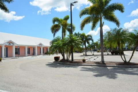 Propiedad comercial en alquiler en Port Charlotte, Florida № 790925 - foto 3