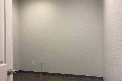 Propiedad comercial en alquiler en Port Charlotte, Florida № 790925 - foto 18