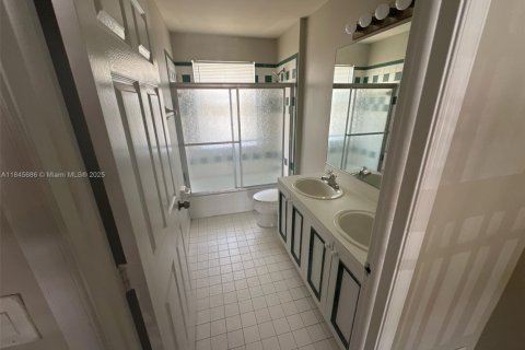 Купить виллу или дом в Мирамар, Флорида 4 спальни, 262.36м2, № 1845456 - фото 22