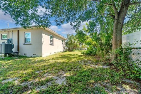 House in Saint Petersburg, Florida 3 bedrooms, 120.03 sq.m. № 1870287 - photo 26