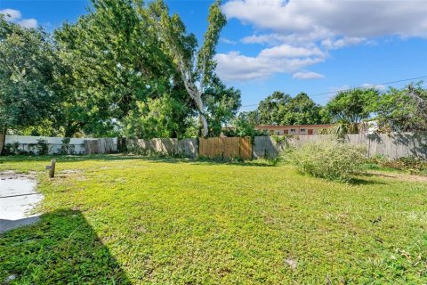 House in Saint Petersburg, Florida 3 bedrooms, 120.03 sq.m. № 1870287 - photo 28