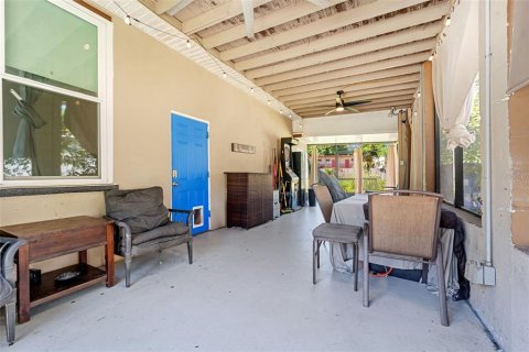 House in Saint Petersburg, Florida 3 bedrooms, 120.03 sq.m. № 1870287 - photo 25