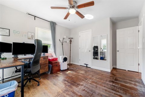 House in Saint Petersburg, Florida 3 bedrooms, 120.03 sq.m. № 1870287 - photo 21