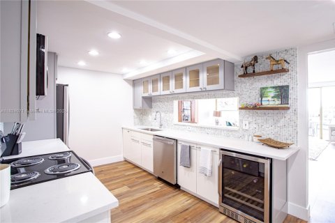Copropriété à louer à Key Biscayne, Floride: 2 chambres, 117.06 m2 № 1790629 - photo 15