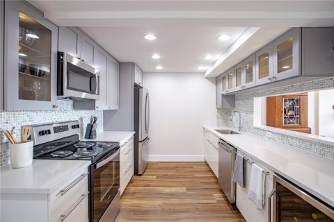 Copropriété à louer à Key Biscayne, Floride: 2 chambres, 117.06 m2 № 1790629 - photo 14