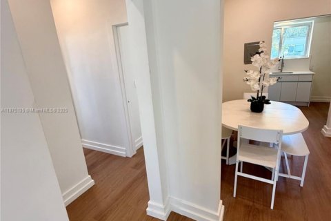 Apartment in Miami Beach, Florida 3 bedrooms, 111.95 sq.m. № 1926534 - photo 11