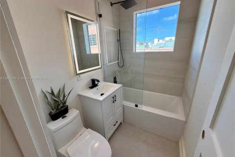 Apartment in Miami Beach, Florida 3 bedrooms, 111.95 sq.m. № 1926534 - photo 18