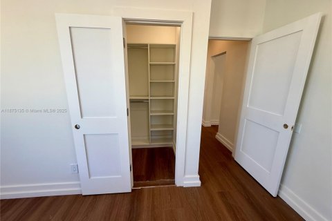 Apartment in Miami Beach, Florida 3 bedrooms, 111.95 sq.m. № 1926534 - photo 24