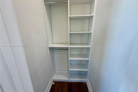 Apartment in Miami Beach, Florida 3 bedrooms, 111.95 sq.m. № 1926534 - photo 25