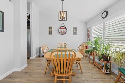Casa en venta en Weeki Wachee, Florida, 3 dormitorios, 169.64 m2 № 1907992 - foto 8