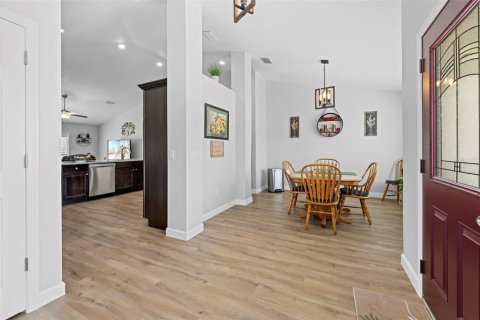 Casa en venta en Weeki Wachee, Florida, 3 dormitorios, 169.64 m2 № 1907992 - foto 7
