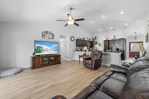 Casa en venta en Weeki Wachee, Florida, 3 dormitorios, 169.64 m2 № 1907992 - foto 30