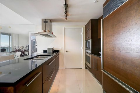 Condo in Miami, Florida, 2 bedrooms  № 1991050 - photo 7