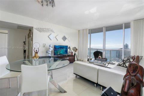 Condo in Miami, Florida, 2 bedrooms  № 1991050 - photo 6