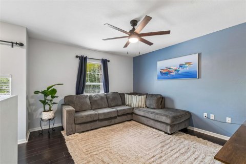 House in Land O' Lakes, Florida 4 bedrooms, 259.75 sq.m. № 2221487 - photo 25