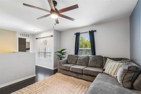 House in Land O' Lakes, Florida 4 bedrooms, 259.75 sq.m. № 2221487 - photo 26