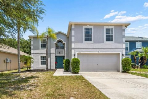 House in Land O' Lakes, Florida 4 bedrooms, 259.75 sq.m. № 2221487