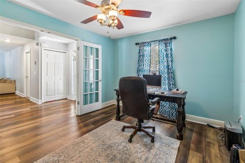 House in Land O' Lakes, Florida 4 bedrooms, 259.75 sq.m. № 2221487 - photo 5