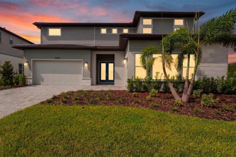 House in Zephyrhills, Florida 5 bedrooms, 414.81 sq.m. № 2341688 - photo 27