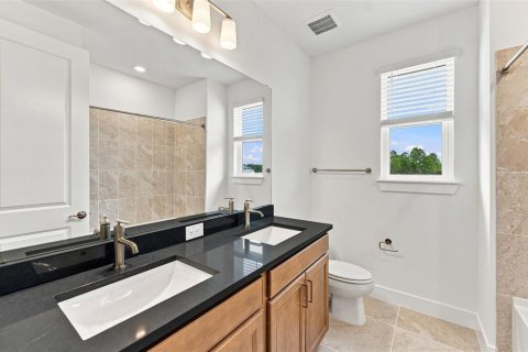 House in Zephyrhills, Florida 5 bedrooms, 414.81 sq.m. № 2341688 - photo 22