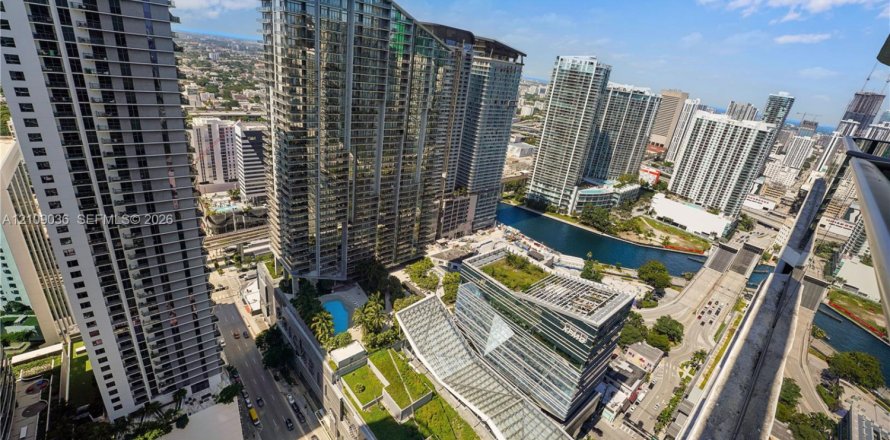 Condominio en Miami, Florida, 2 dormitorios  № 2428248