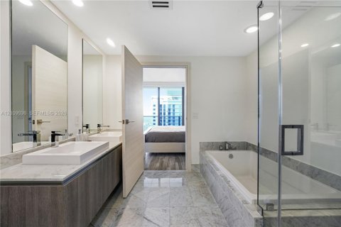 Condominio en venta en Miami, Florida, 2 dormitorios, 116.41 m2 № 2428248 - foto 25