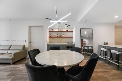 Condominio en venta en Miami, Florida, 2 dormitorios, 116.41 m2 № 2428248 - foto 16