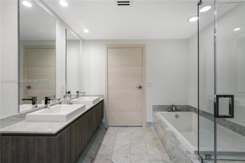 Condominio en venta en Miami, Florida, 2 dormitorios, 116.41 m2 № 2428248 - foto 27