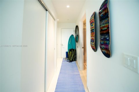 Condominio en alquiler en Miami, Florida, 3 dormitorios, 204.57 m2 № 2020886 - foto 9