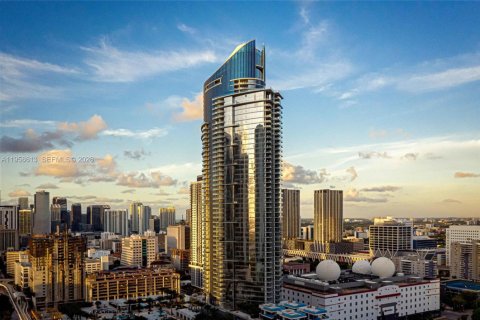 Condominio en Miami, Florida, 3 dormitorios  № 2020886