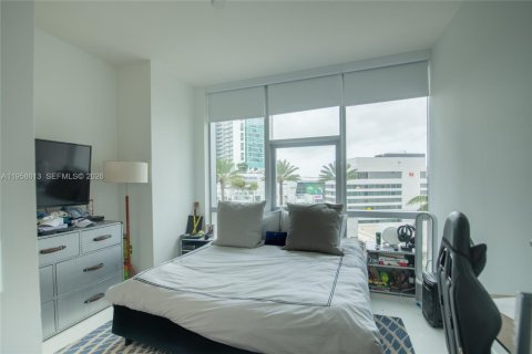 Condominio en alquiler en Miami, Florida, 3 dormitorios, 204.57 m2 № 2020886 - foto 7