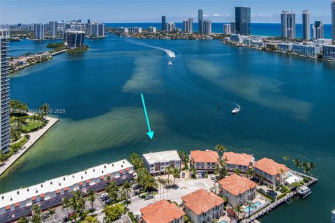 Таунхаус в Норт-Майами-Бич, Флорида 2 спальни, 176.33м2 № 2034917