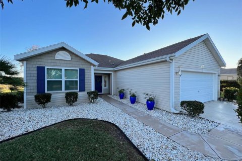 Villa ou maison à Summerfield, Floride 2 chambres, 141.95 m2 № 2201358