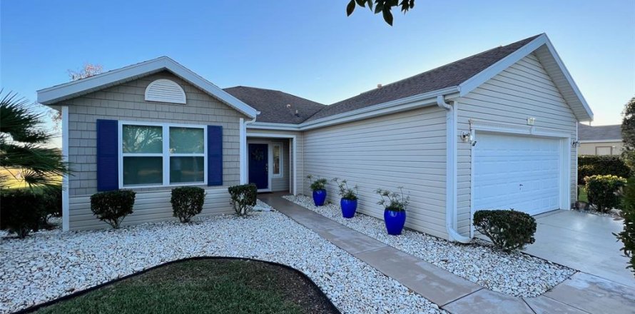 Villa ou maison à Summerfield, Floride 2 chambres, 141.95 m2 № 2201358