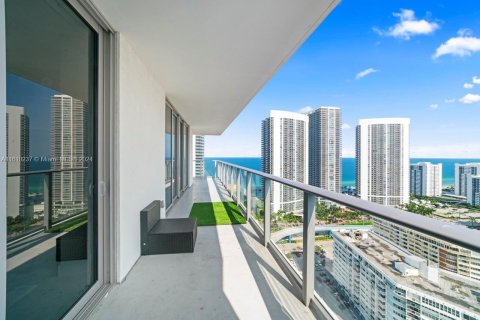 Hotel in Hollywood, Florida 2 bedrooms, 98.48 sq.m. № 1864198 - photo 3
