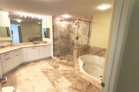 Condo in Plantation, Florida, 2 bedrooms  № 1730216 - photo 7