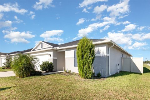 Casa en venta en Haines City, Florida, 4 dormitorios, 157.56 m2 № 1906312 - foto 3