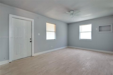 Casa en venta en Riviera Beach, Florida, 2 dormitorios, 66.89 m2 № 2244448 - foto 19