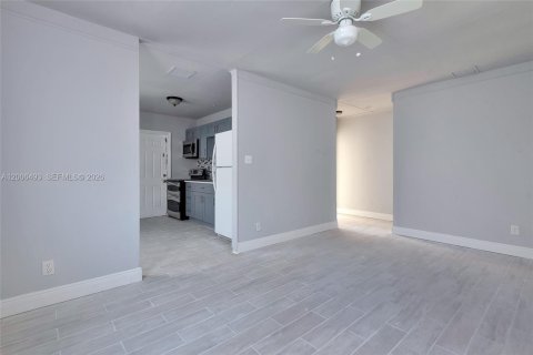 Casa en venta en Riviera Beach, Florida, 2 dormitorios, 66.89 m2 № 2244448 - foto 20