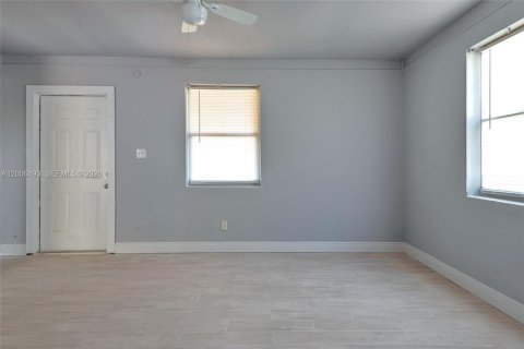 Casa en venta en Riviera Beach, Florida, 2 dormitorios, 66.89 m2 № 2244448 - foto 28